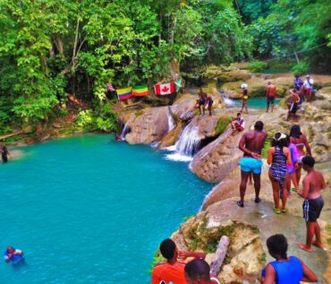 Blue Hole tour-Only from Falmouth